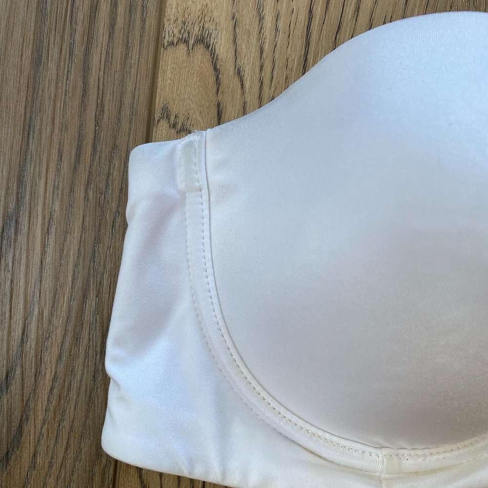 Auden | Lightly Lined Strapless Bra | White - Picture 4 of 7